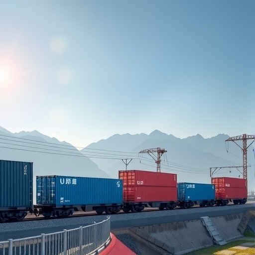 畅通秦巴地区西向国际物流通道 达州首趟中欧班列开出(图1)